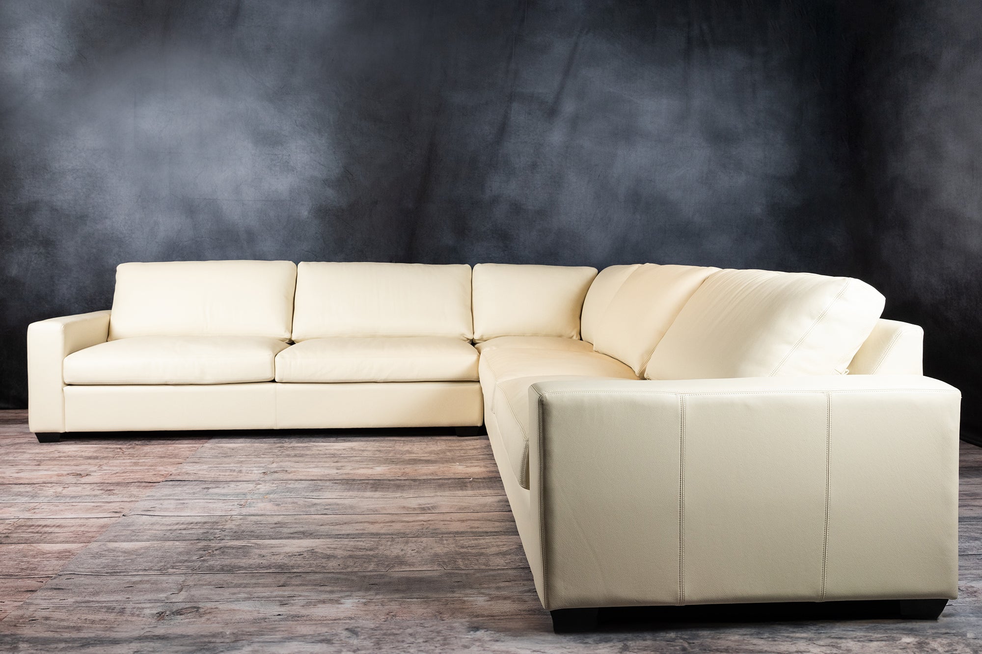 MAXELL GRAND LEATHER SECTIONAL