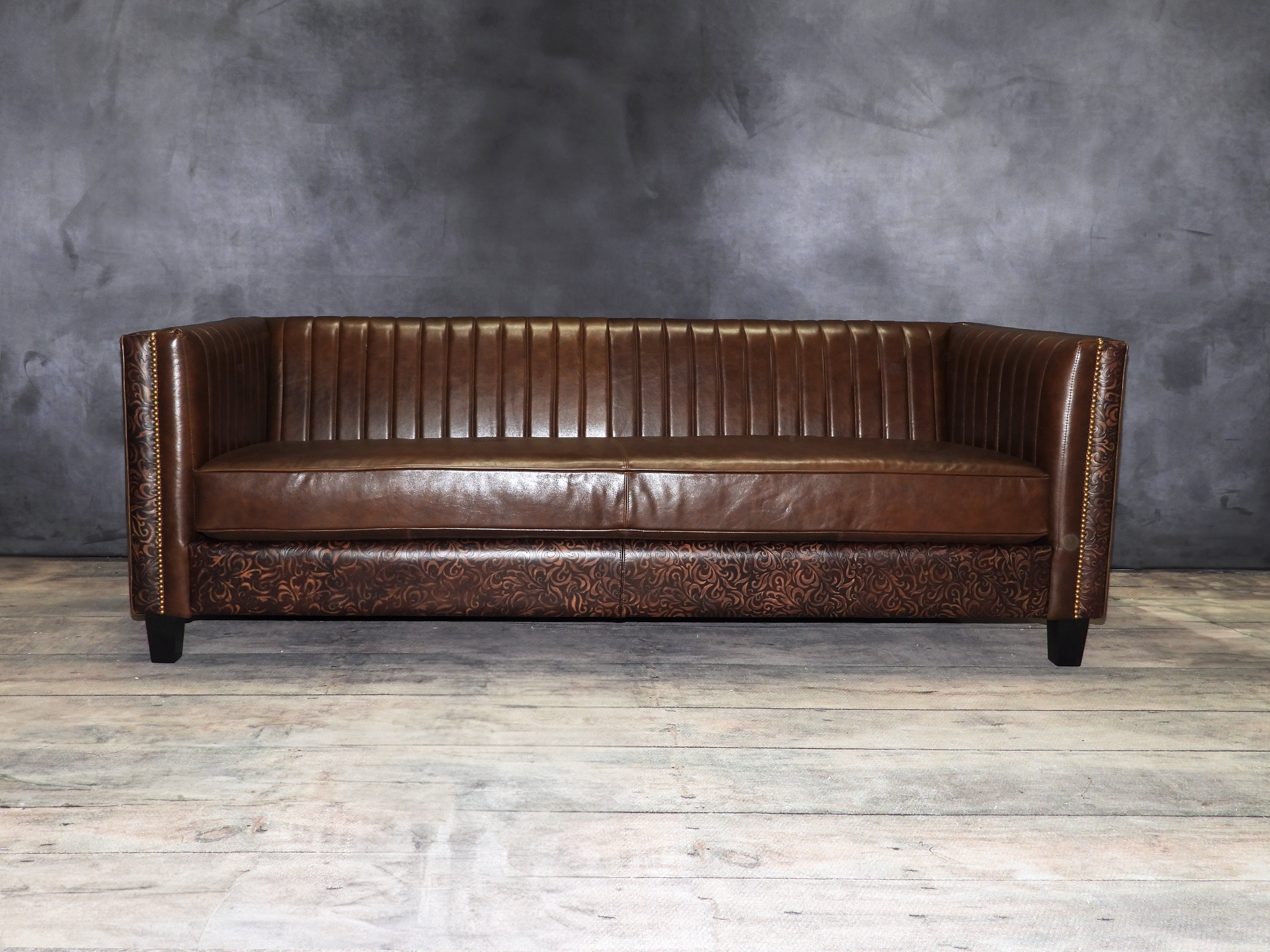 DUKE OF EARL LEATHER SOFA