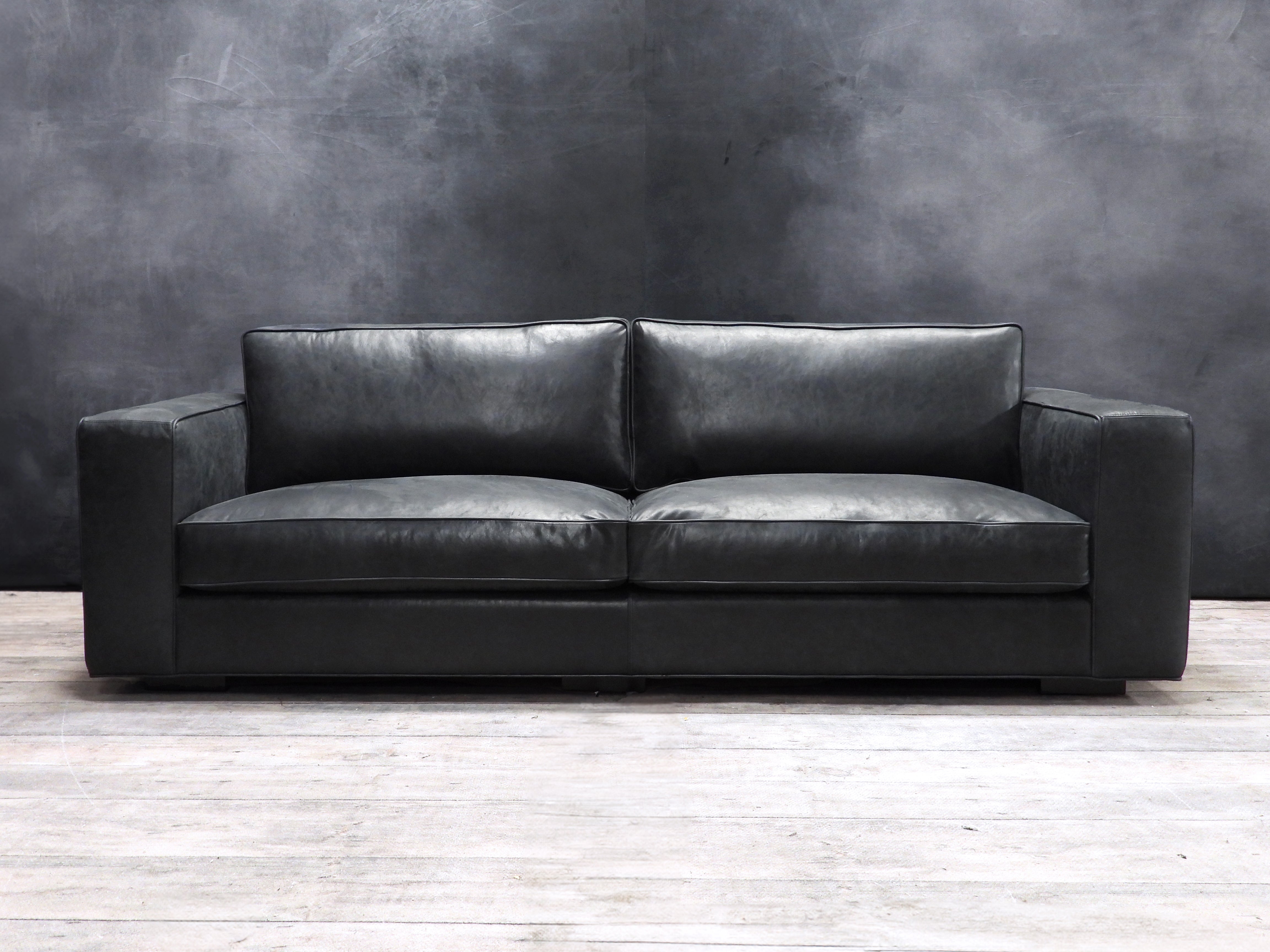 MADDEX LEATHER SOFA